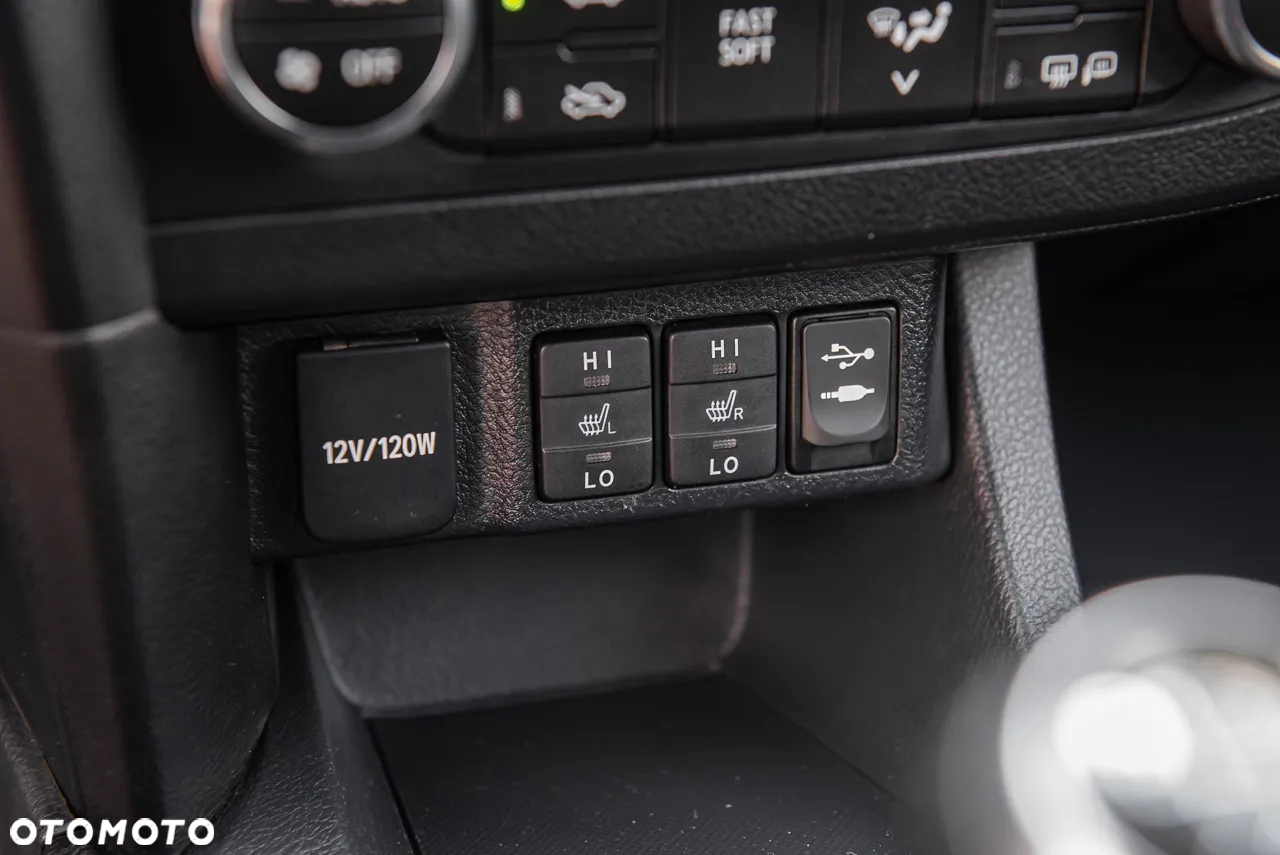 Toyota Auris 1.6 Premium Comfort - 24