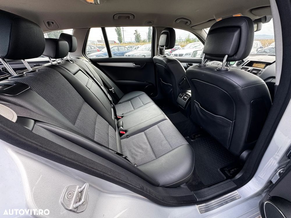 Mercedes-Benz C 180 T Kompressor Automatik BlueEFFICIENCY Elegance - 18