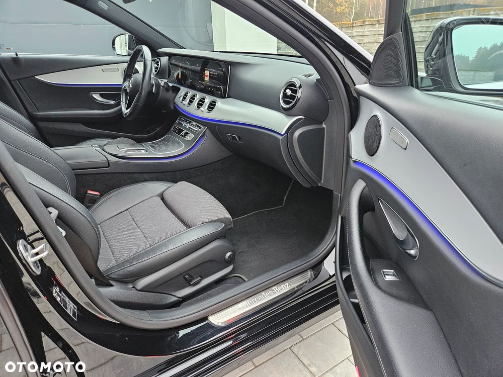 Mercedes-Benz Klasa E 220 d 4-Matic 9G-TRONIC - 21