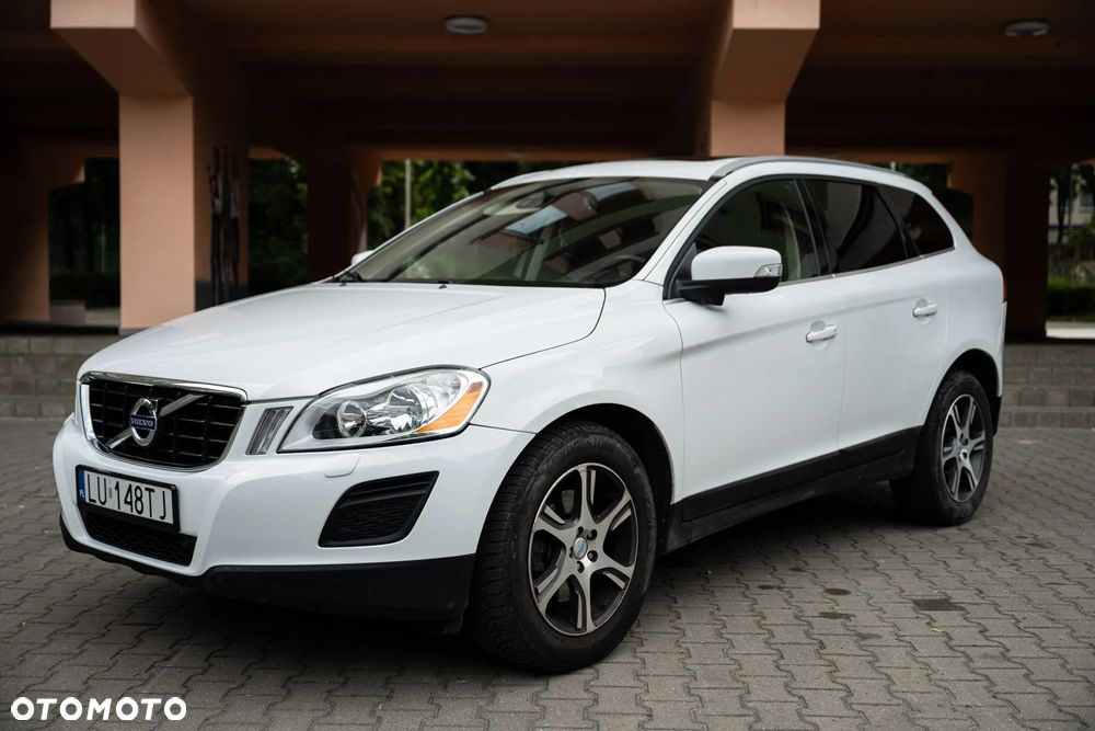 Volvo XC 60 T6 AWD Momentum - 1