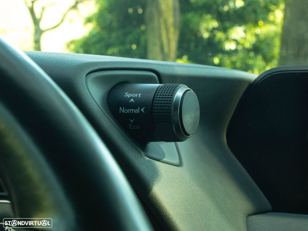 Lexus UX 250h Special Edition (LCA) - 31