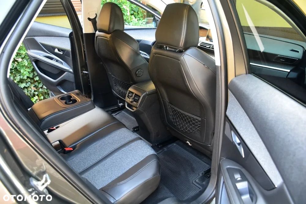 Peugeot 3008 1.6 BlueHDi Allure S&S EAT6 - 23