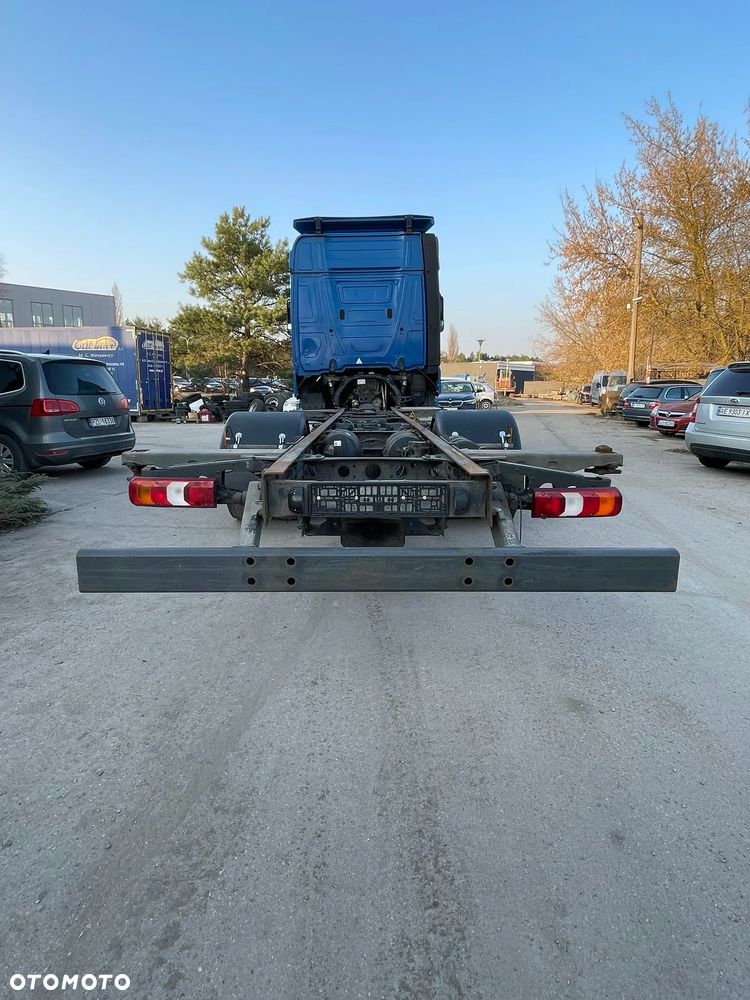 Mercedes-Benz Actros - 11