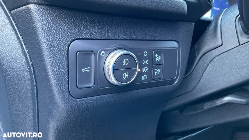 Ford Kuga - 32