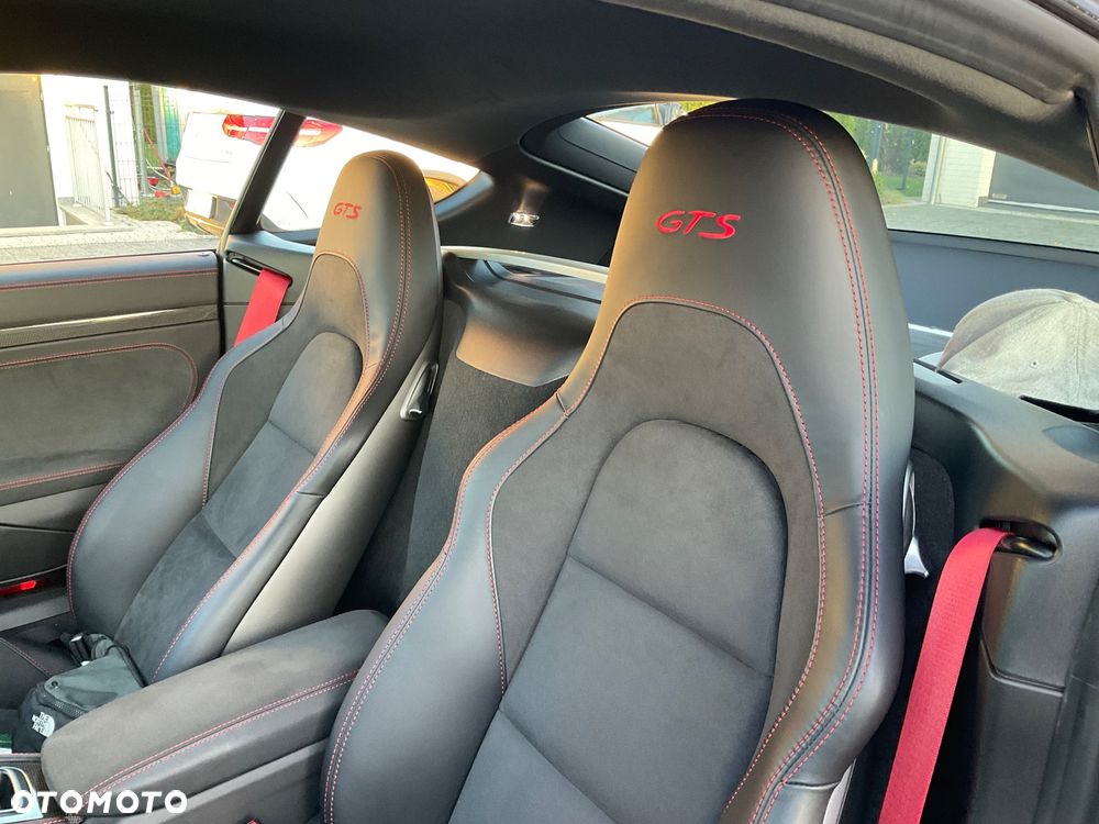 Porsche 718 Cayman - 9