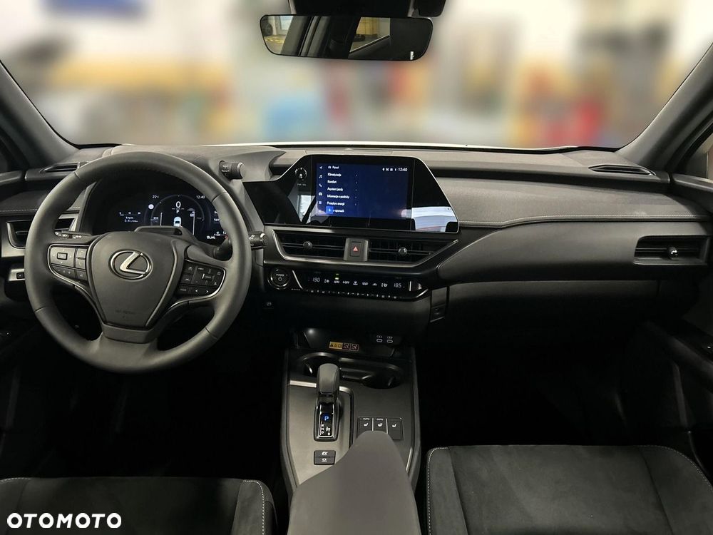 Lexus UX 300h Business - 12