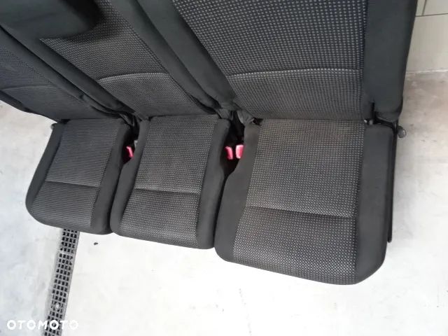FOTEL FOTELE TYŁ TOYOTA COROLLA VERSO II NR37 - 6