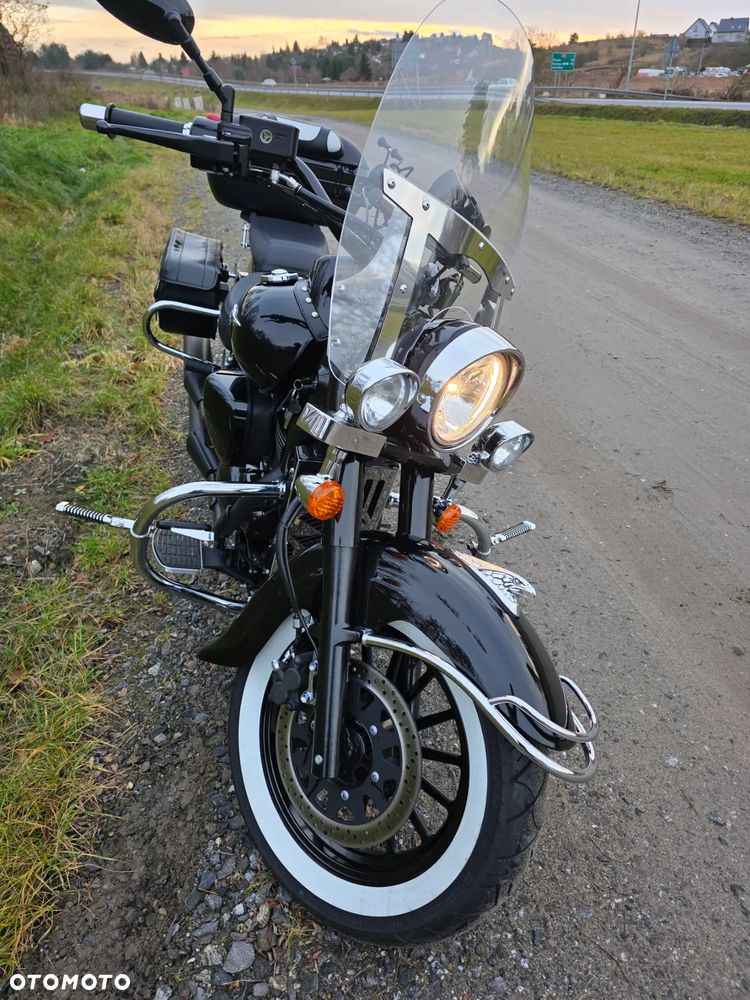 Suzuki Intruder - 19