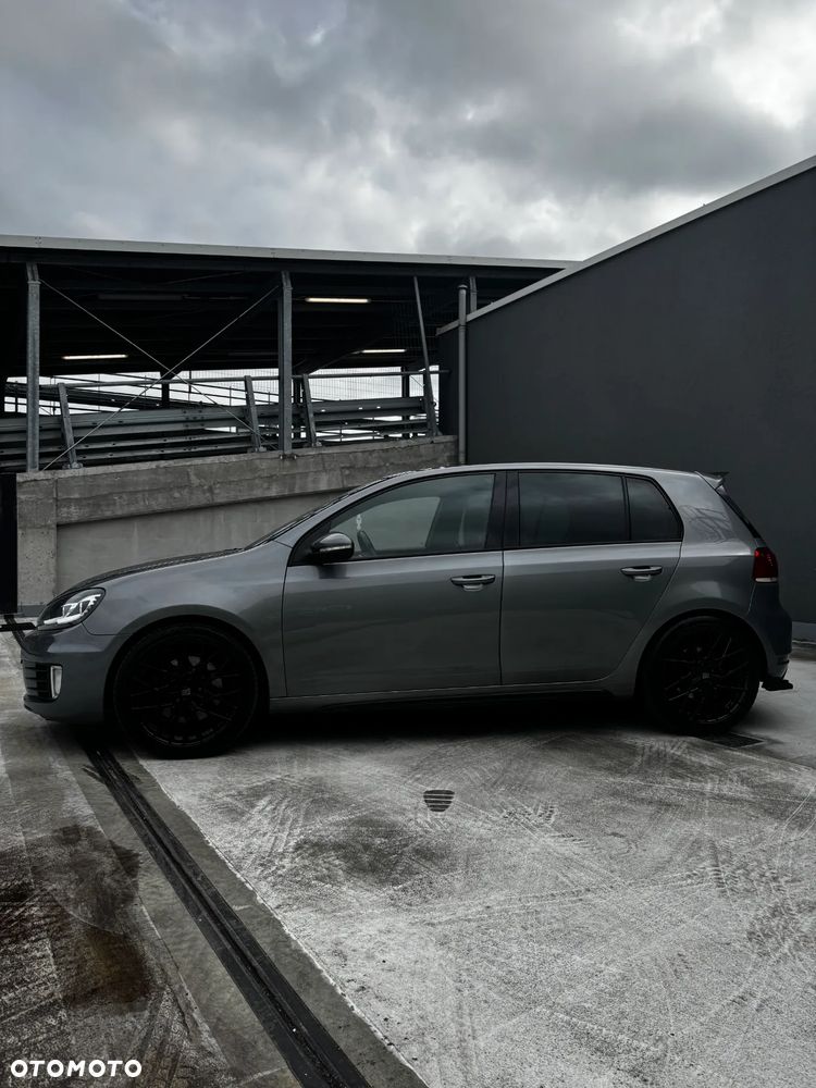 Volkswagen Golf VI 2.0 TSI GTI - 9
