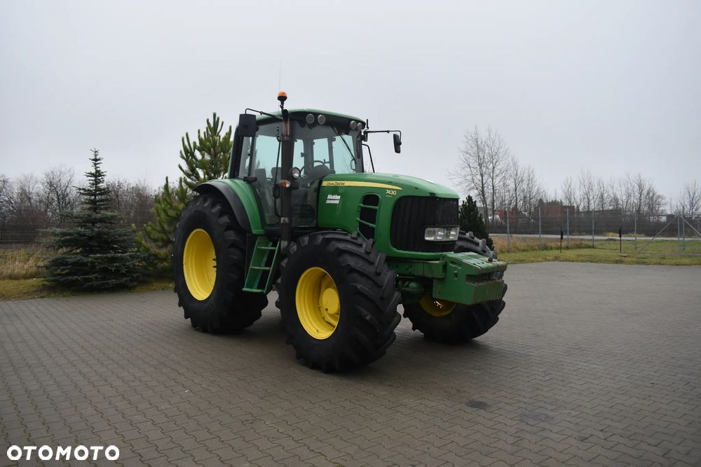 John Deere 7430 - 10