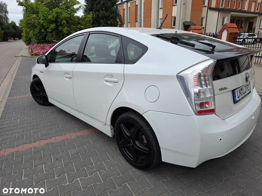 Toyota Prius 1.8 HSD Sol - 3