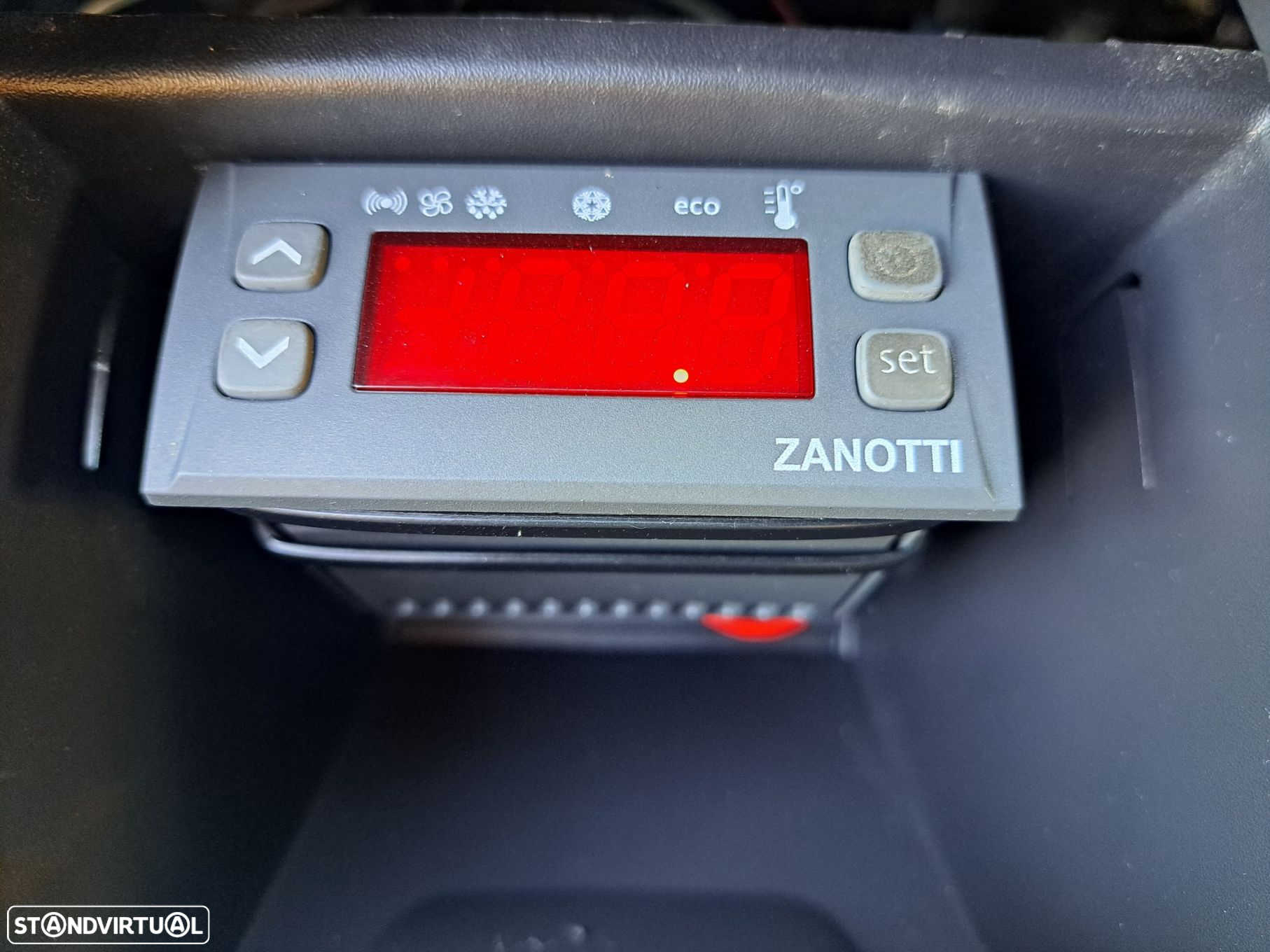 Renault Trafic 2.0 dCi L2H1 ISÓTERMICA FRIGORIFICA - 13