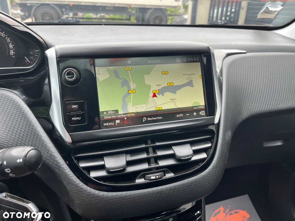 Peugeot 208 - 10