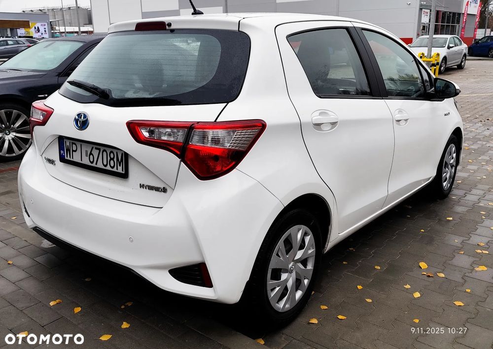 Toyota Yaris Hybrid 1.5 Executive - 3