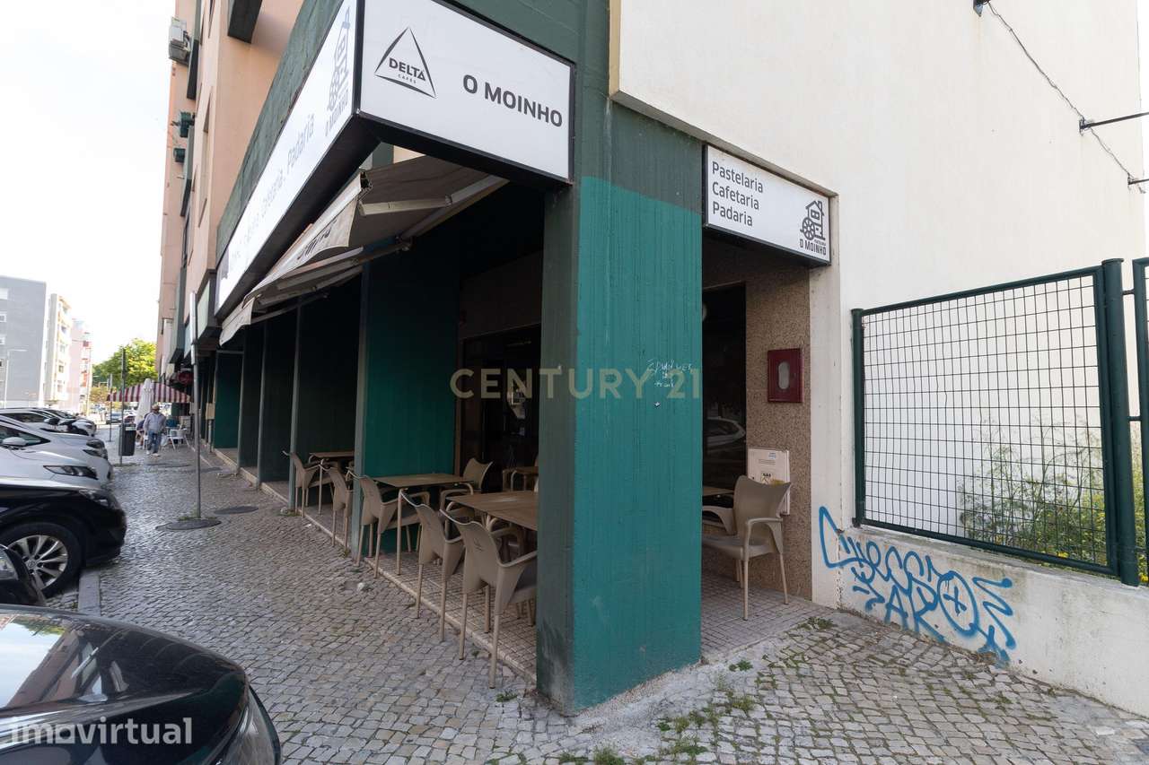 Trespasse de Café/Pastelaria Tradicional com Clientela Fidelizada em E - Grande imagem: 2/17