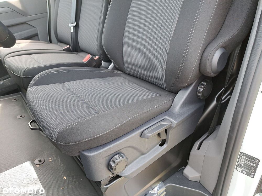 Volkswagen Transporter Transporter Furgon L2 2,0 TDI 150 KM automat - 13