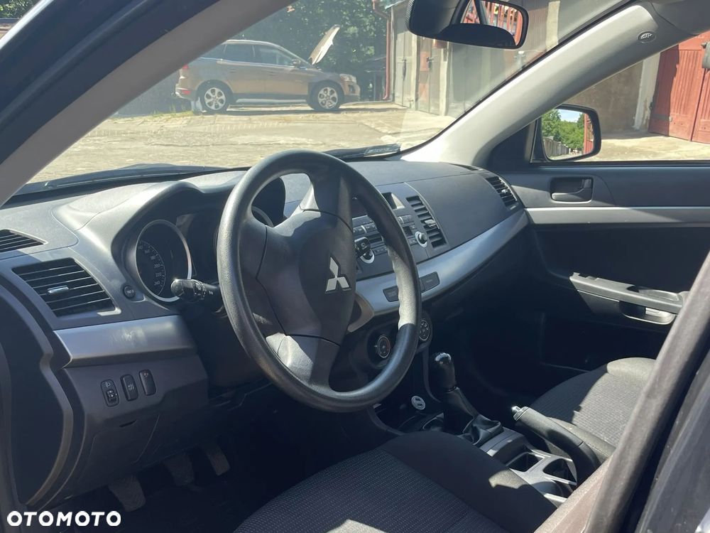 Mitsubishi Lancer - 7