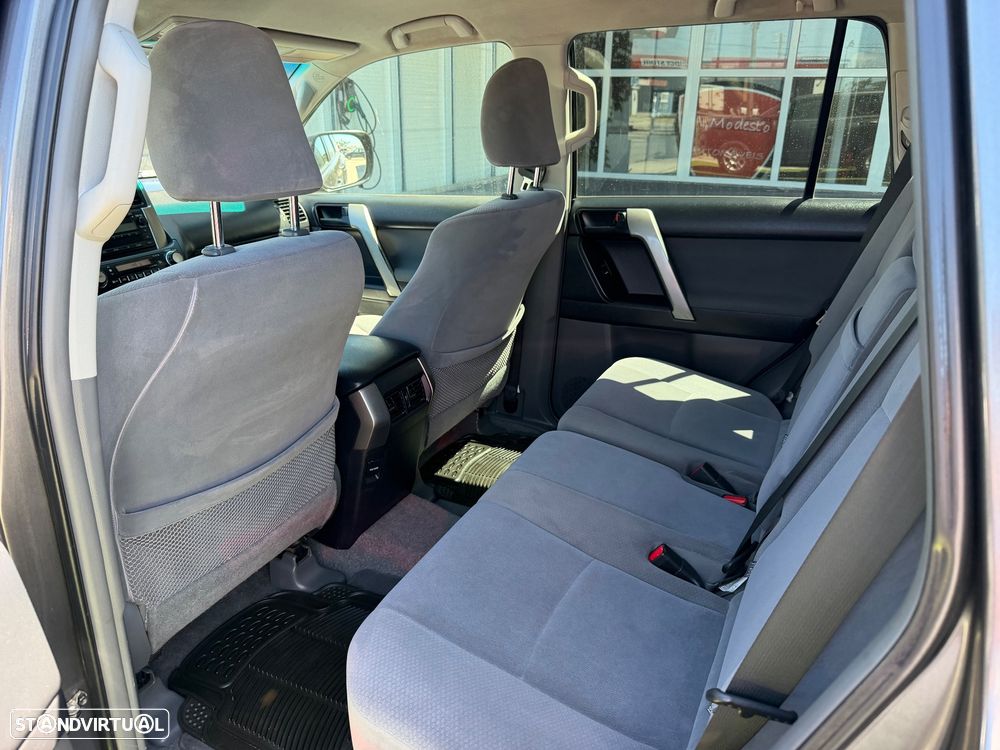 Toyota Land Cruiser Prado - 14
