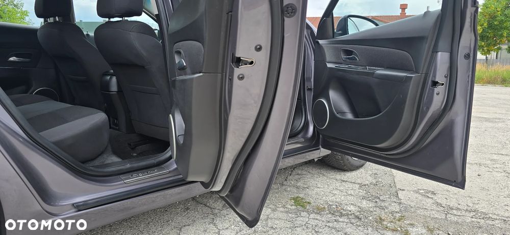 Chevrolet Cruze 1.8 LTZ - 19