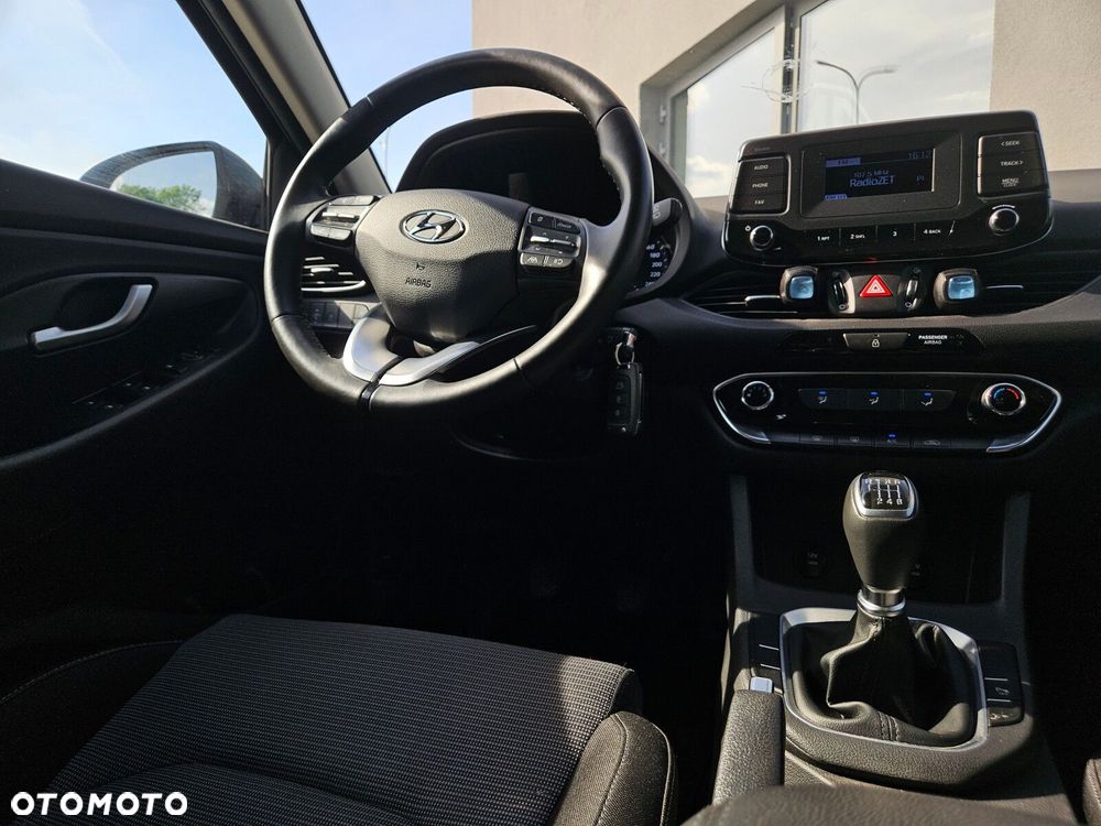 Hyundai i30 1.5 DPI Modern - 12