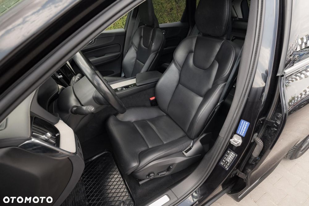 Volvo XC 60 B6 B AWD Ultimate Dark - 13