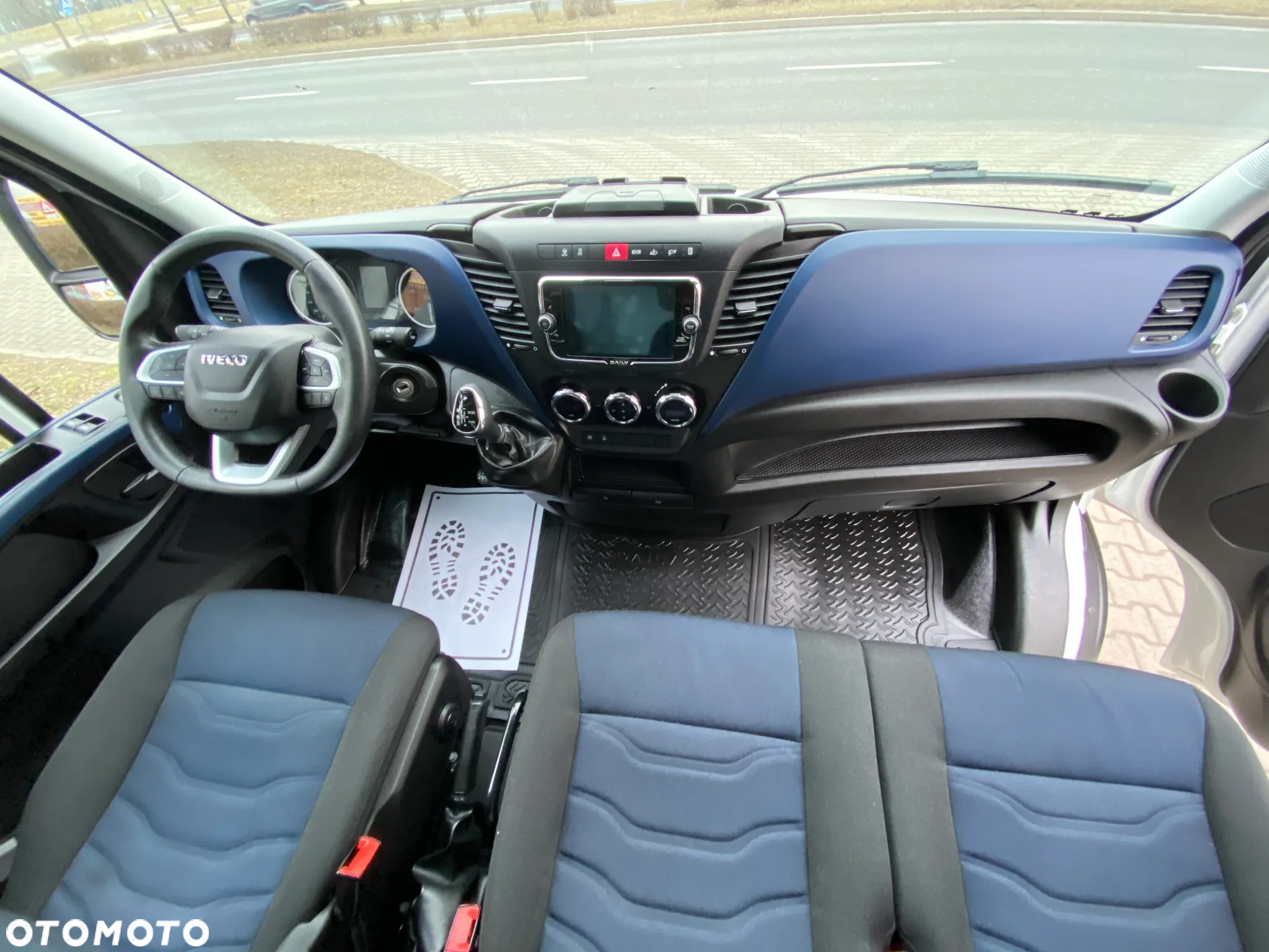 Iveco DAILY 35-160 HI-MATIC KONTENER 8 EUROPALET WINDA ZEPRO - 38