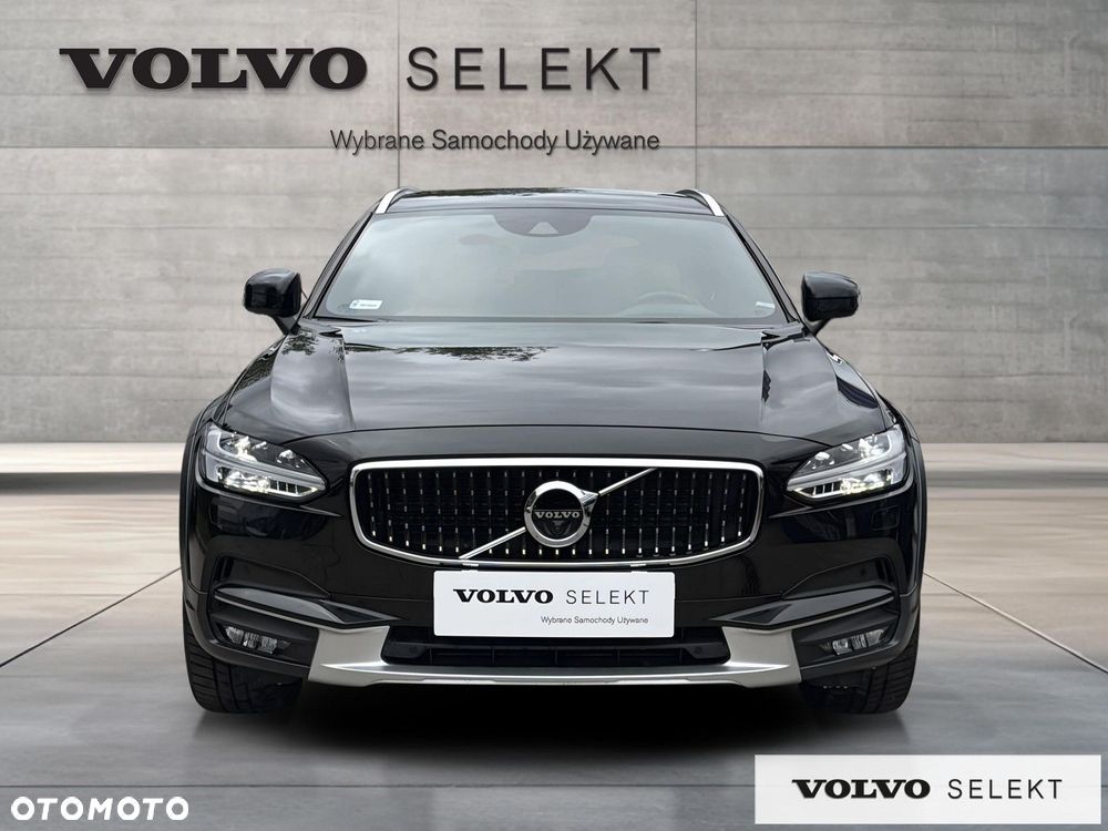Volvo V90 Cross Country - 10