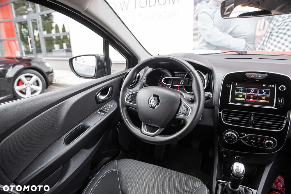 Renault Clio - 25
