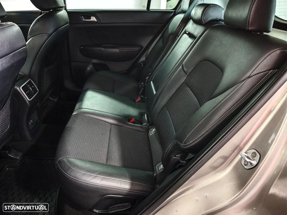 Kia Sportage 1.6 CRDi ISG SX - 21
