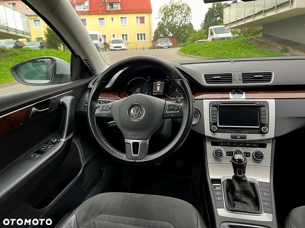 Volkswagen Passat 2.0 TDI Highline - 17