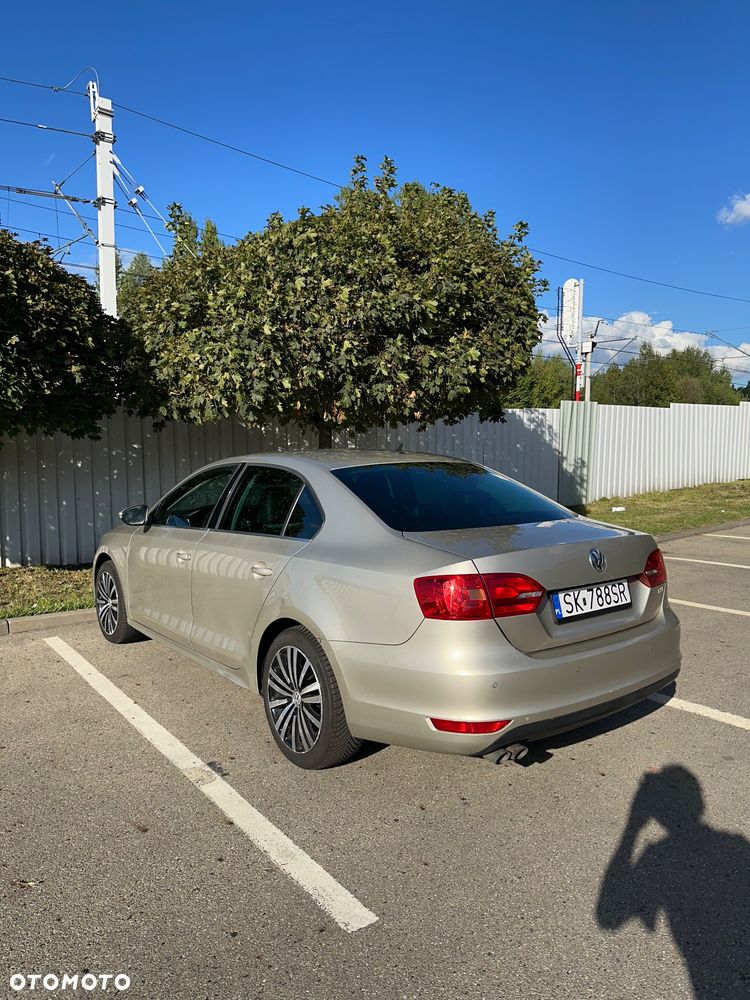 Volkswagen Jetta 1.4 TSI Highline - 11