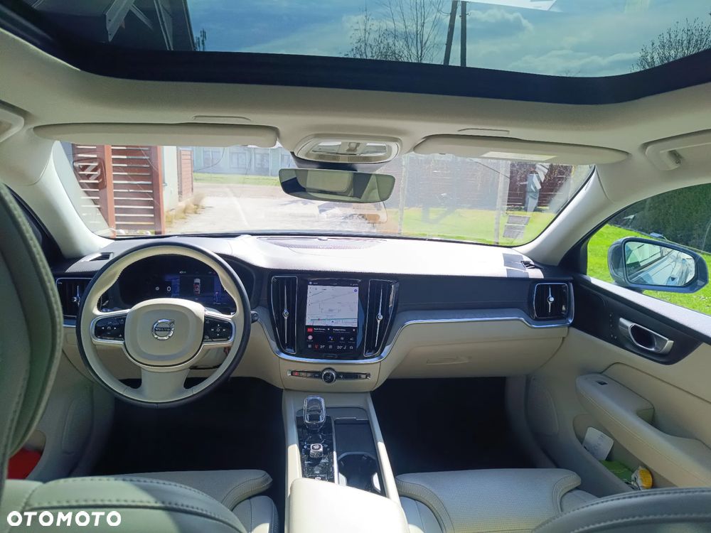 Volvo V60 Cross Country Plus B5 B AWD - 28