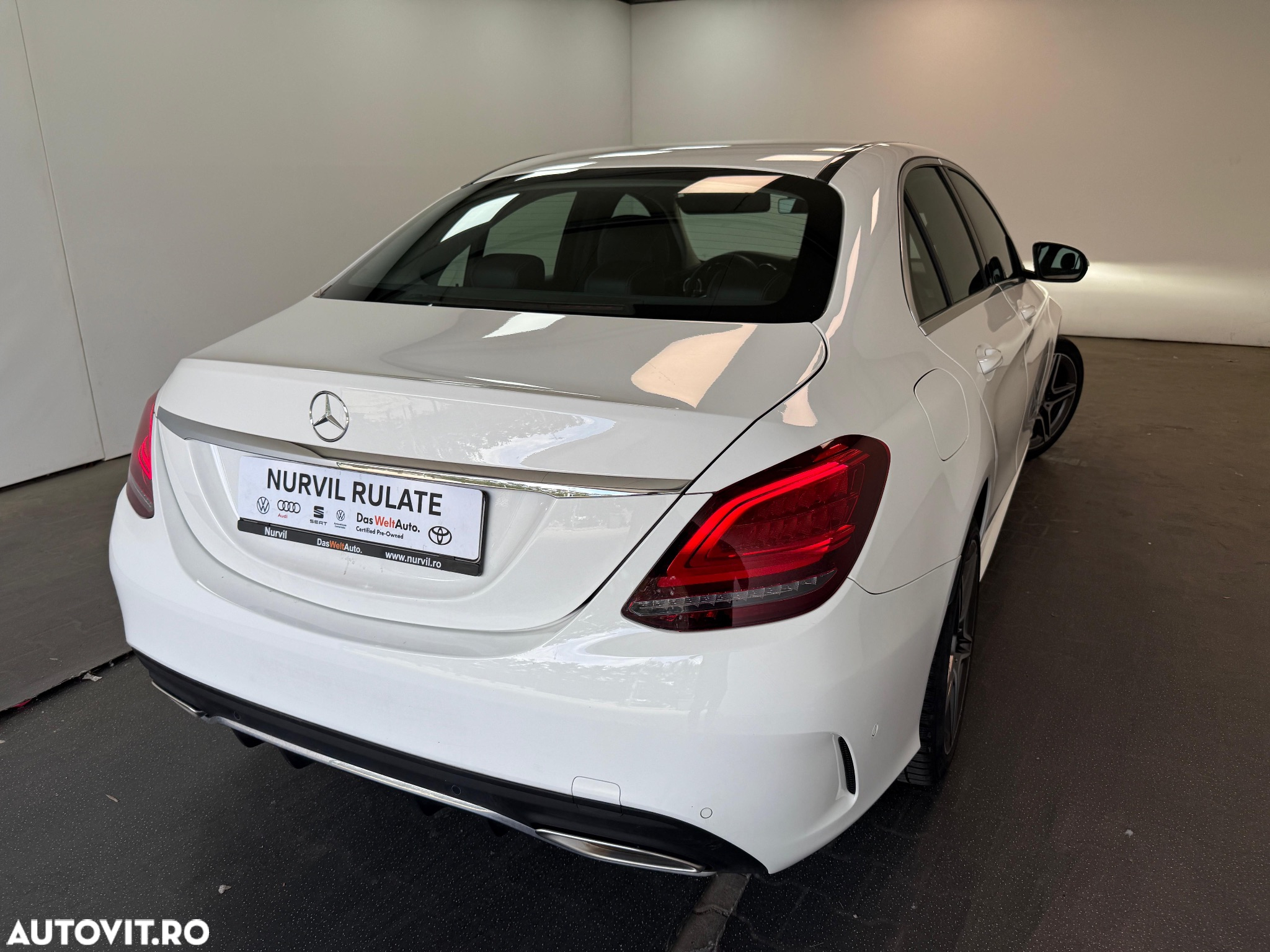 Mercedes-Benz C 200 4MATIC Aut. - 12