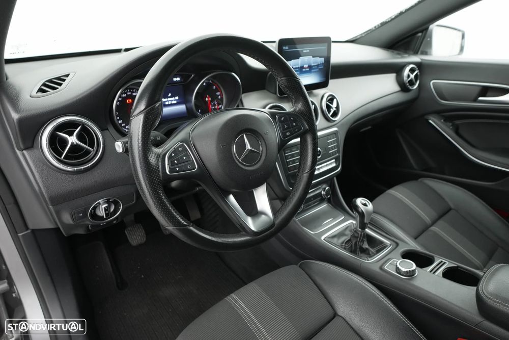 Mercedes-Benz CLA 180 d Shooting Brake Urban - 24