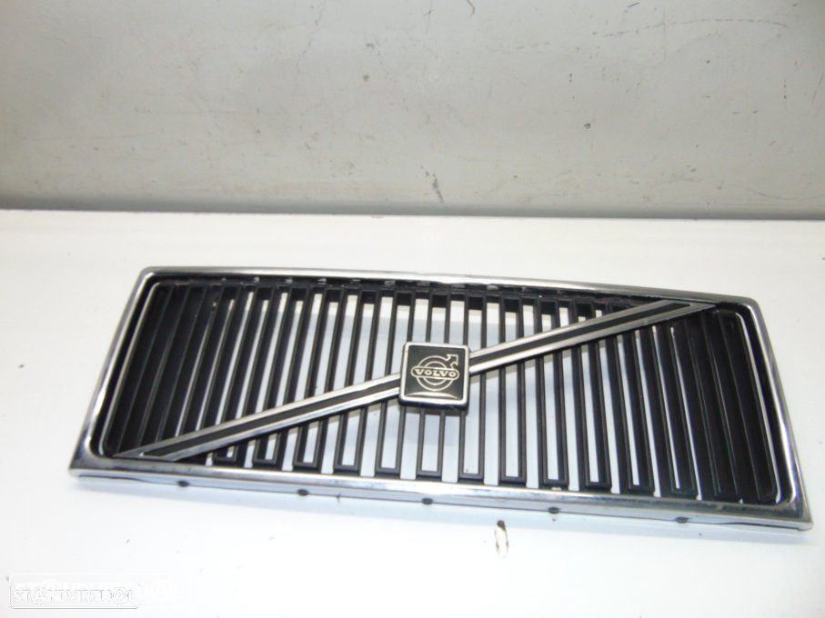 Volvo 740 - grelha frontal - 2