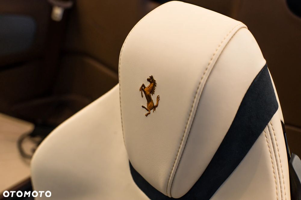 Ferrari Roma Spider - 30