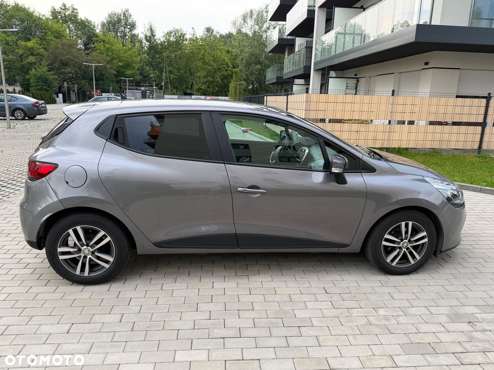Renault Clio 1.2 16V Life - 10