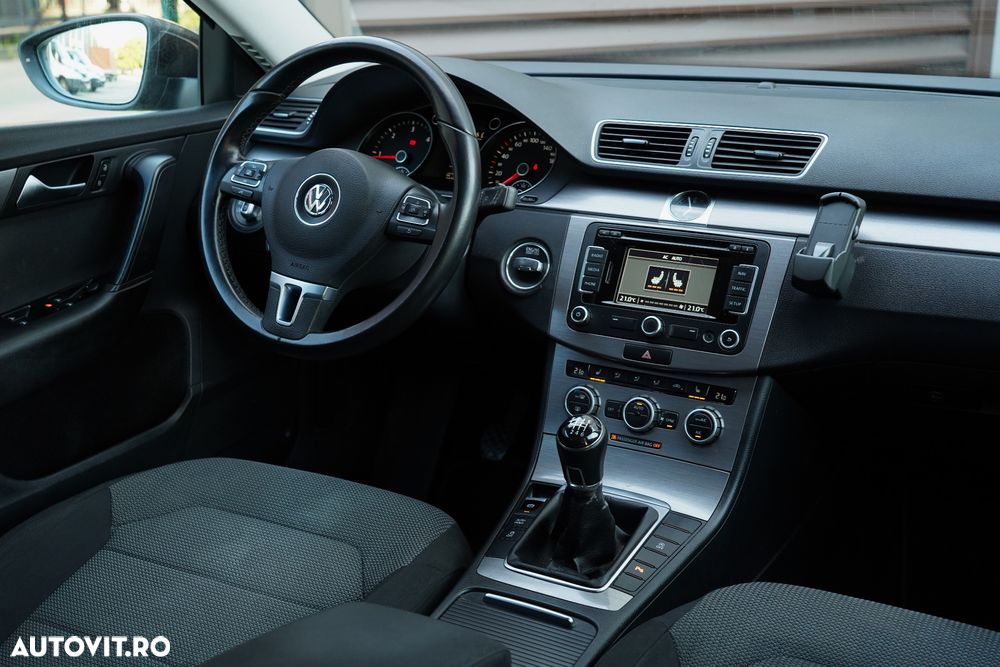 Volkswagen Passat Variant 2.0 Blue TDI DSG SCR Comfortline - 15