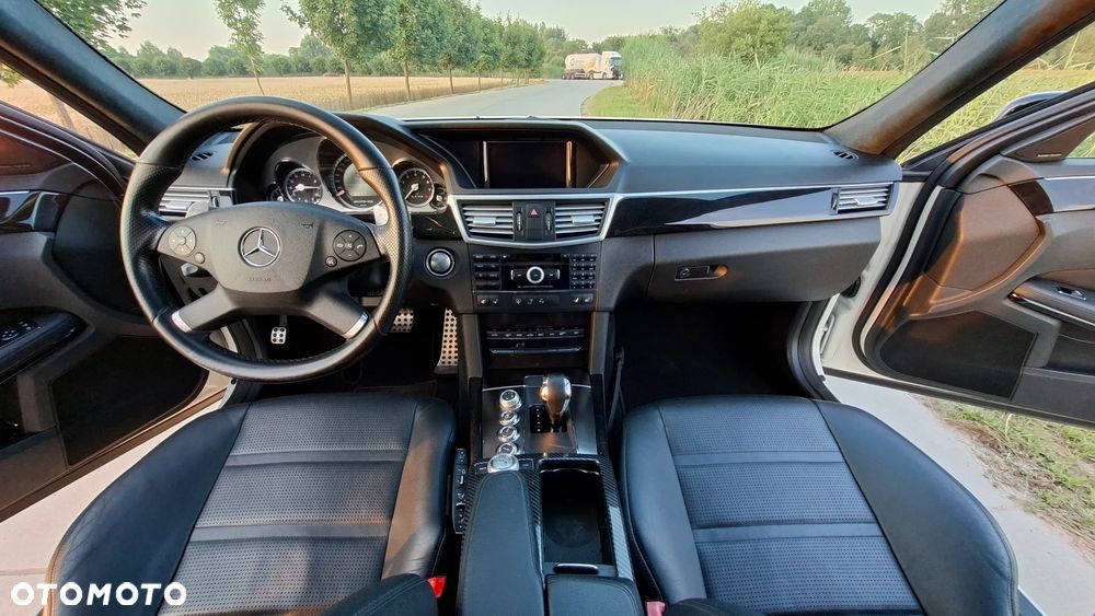 Mercedes-Benz Klasa E 63 AMG - 17