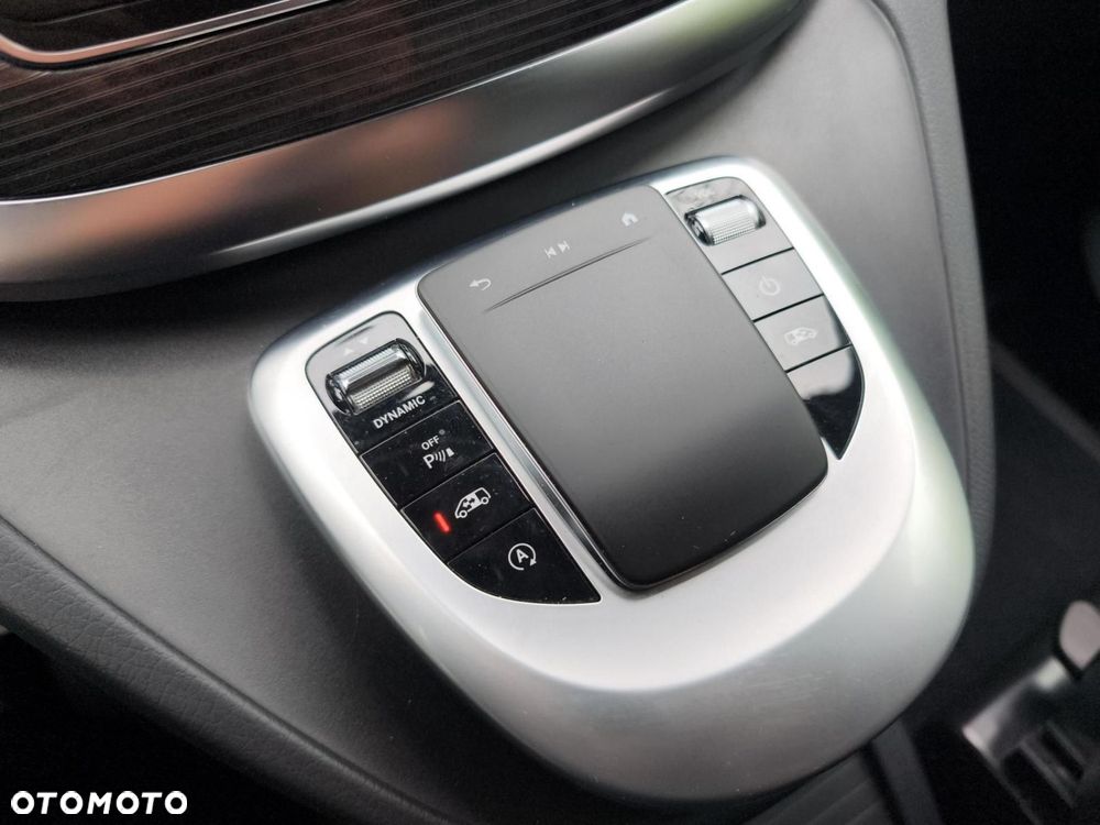 Mercedes-Benz Klasa V - 18