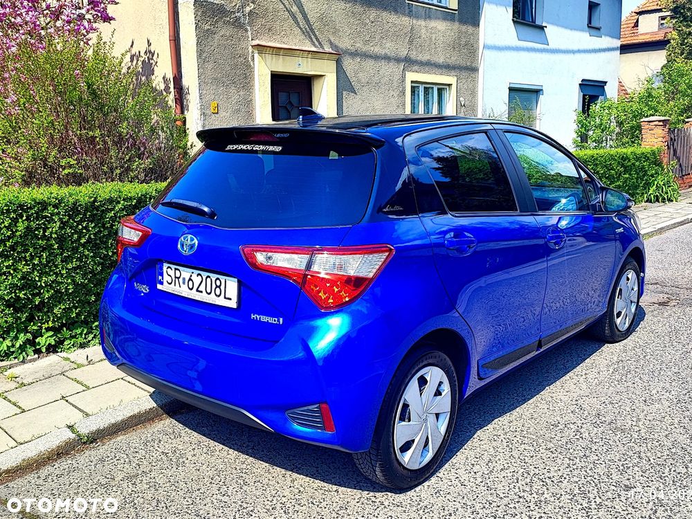 Toyota Yaris Hybrid 100 Selection Platinum - 2