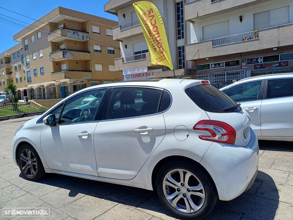 Peugeot 208 82 VTI Allure - 3