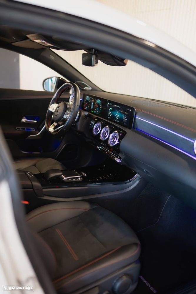 Mercedes-Benz CLA 250 e Shooting Brake AMG Line - 34