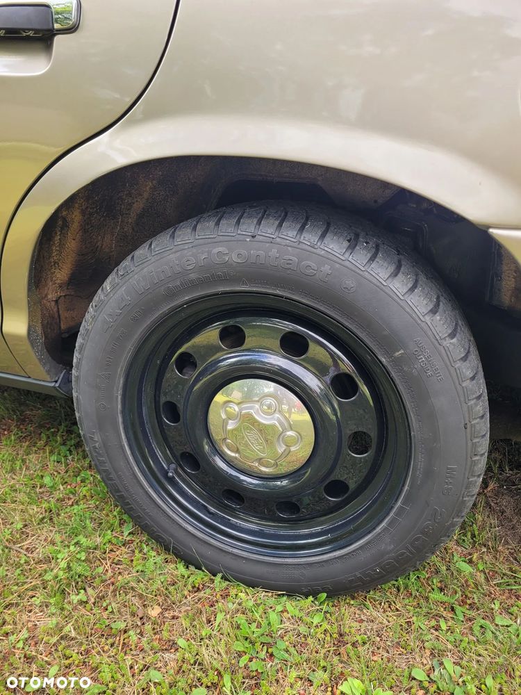 Ford Crown ver-4-6-ltd-lx - 17