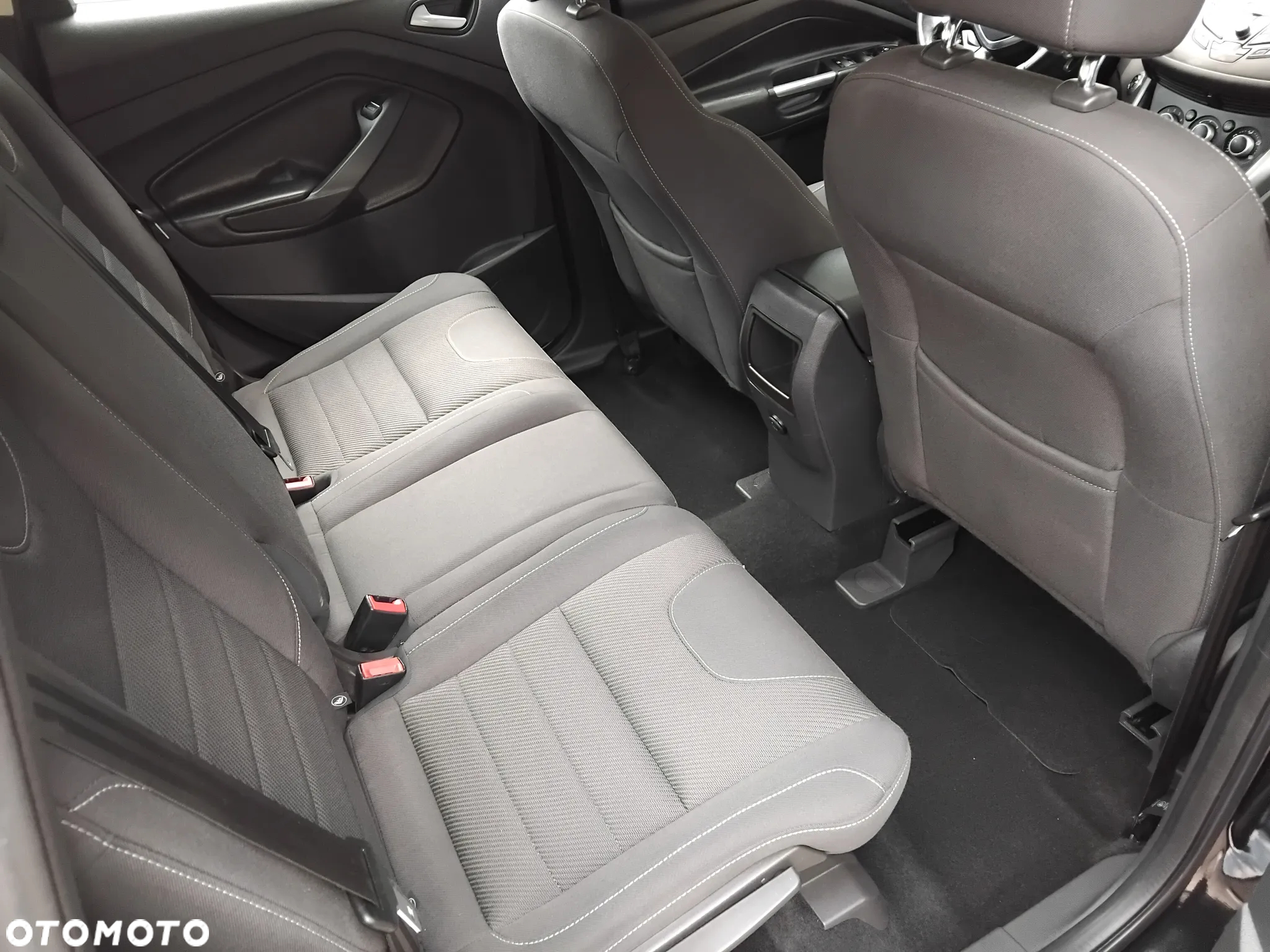Ford Kuga - 10