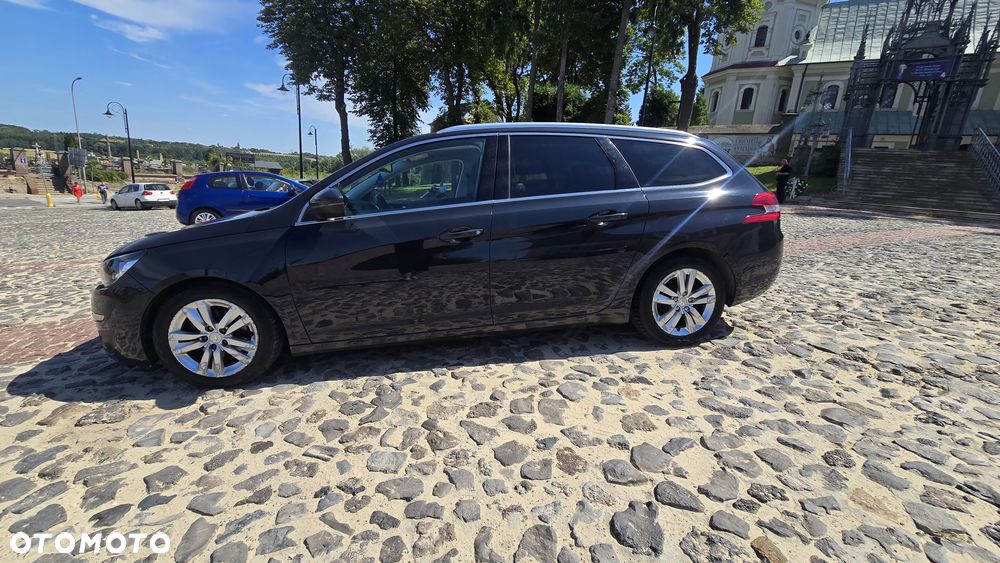 Peugeot 308 - 8