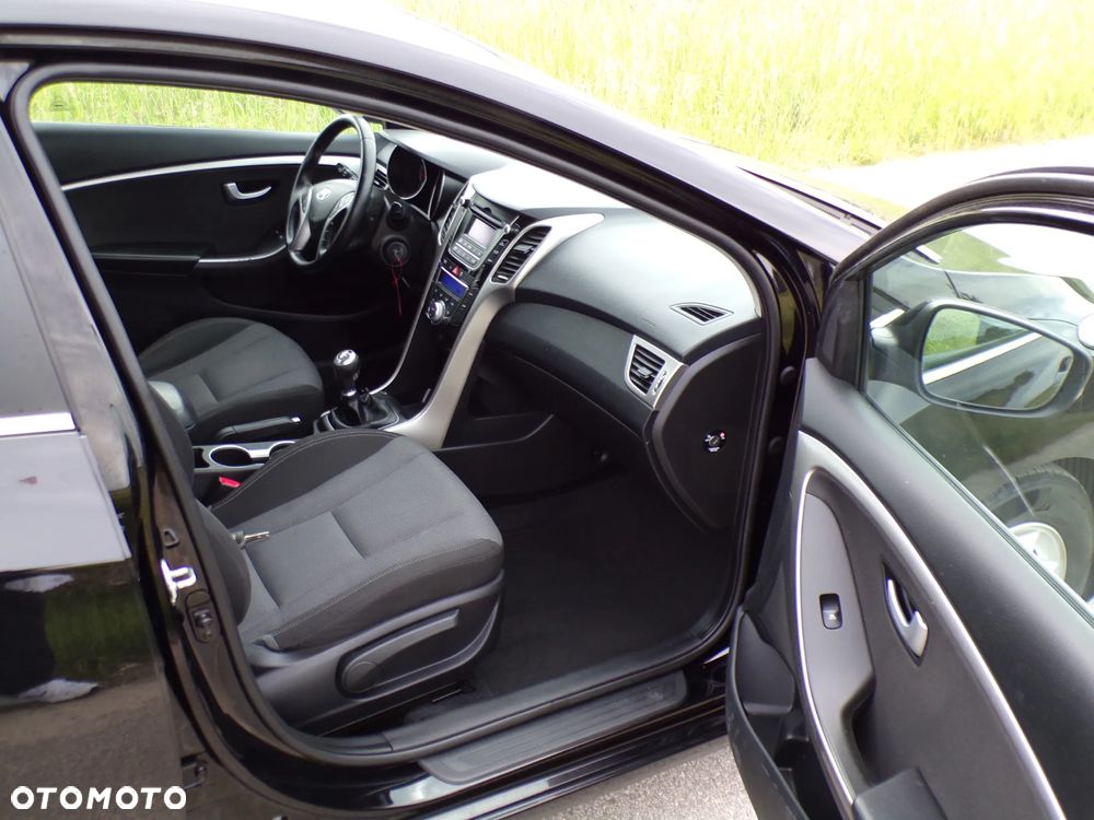 Hyundai i30 blue 1.6 CRDi Passion - 29