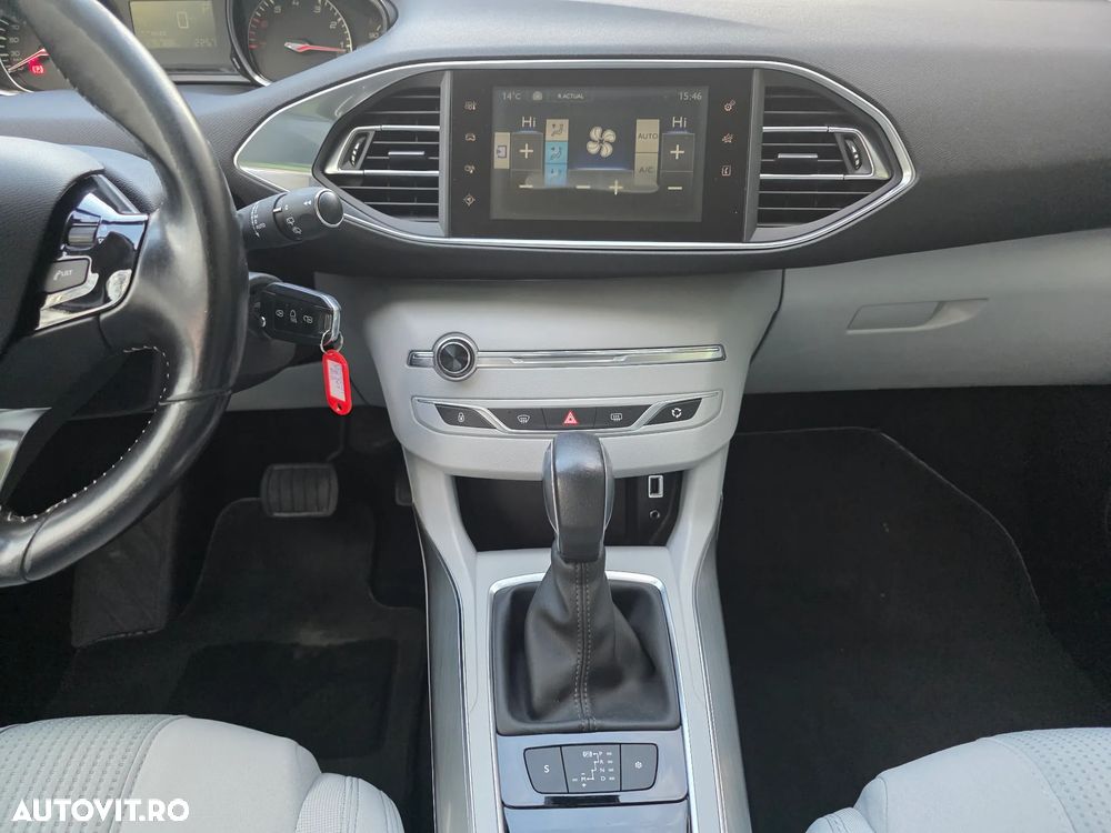 Peugeot 308 1.2 L PureTech Turbo S&S Allure Aut. - 16