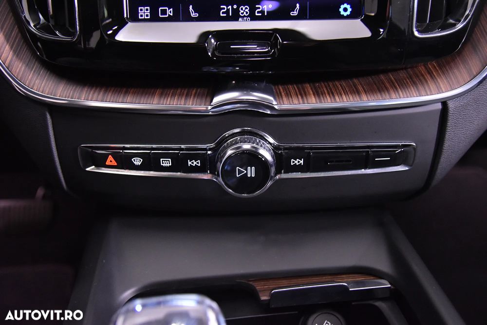 Volvo XC 60 T6 AWD Recharge Geartronic Inscription - 17