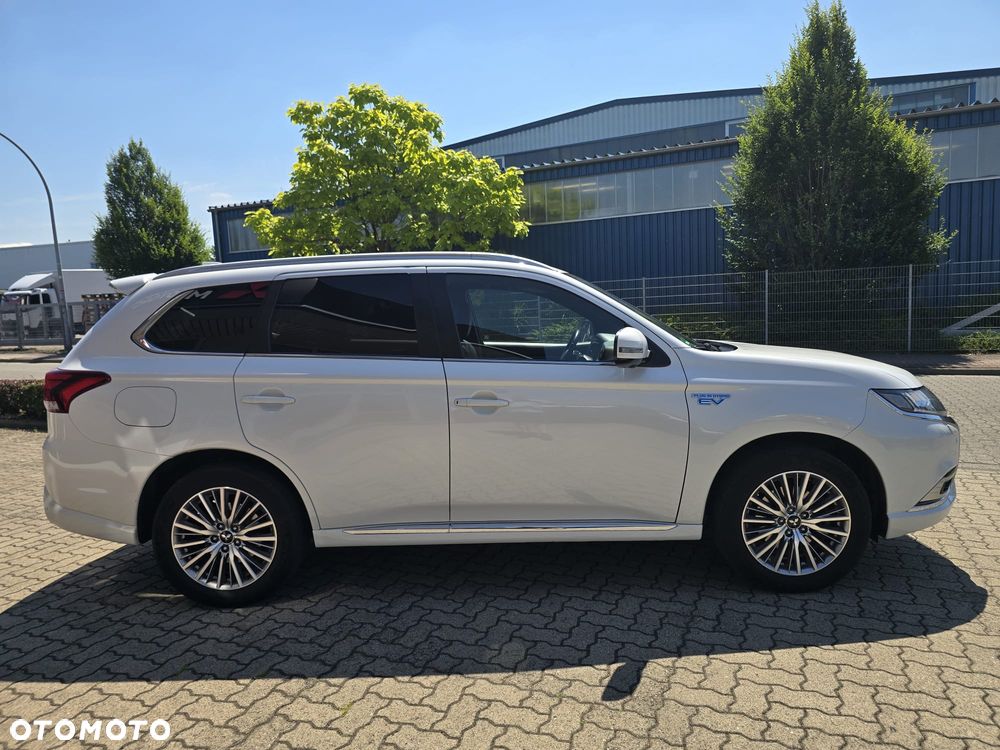 Mitsubishi Outlander 2.4 4WD Top - 9
